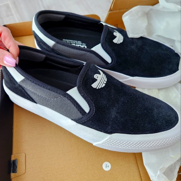 Adidas shmoofoil slip on sneaker - Picture 2 of 4